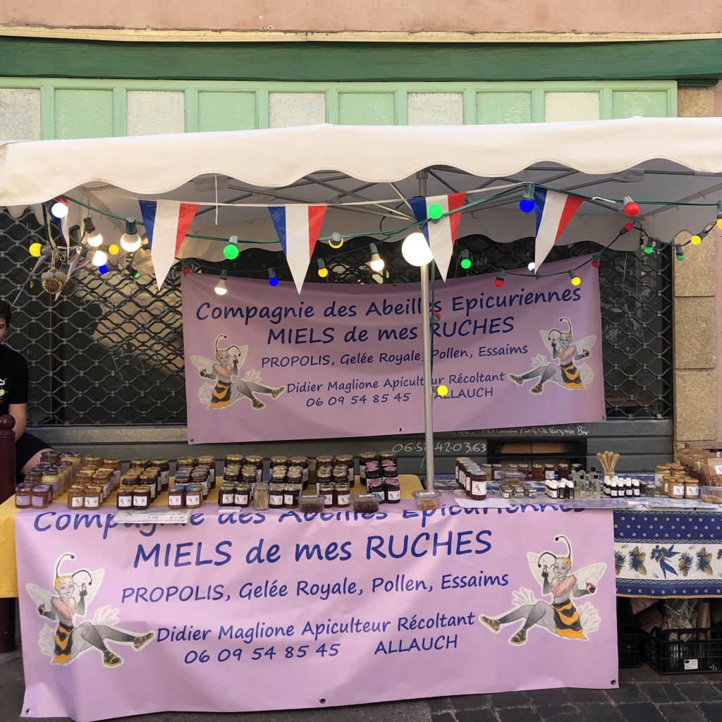 Marché de Plan-de-Cuques. Vente de miel. 